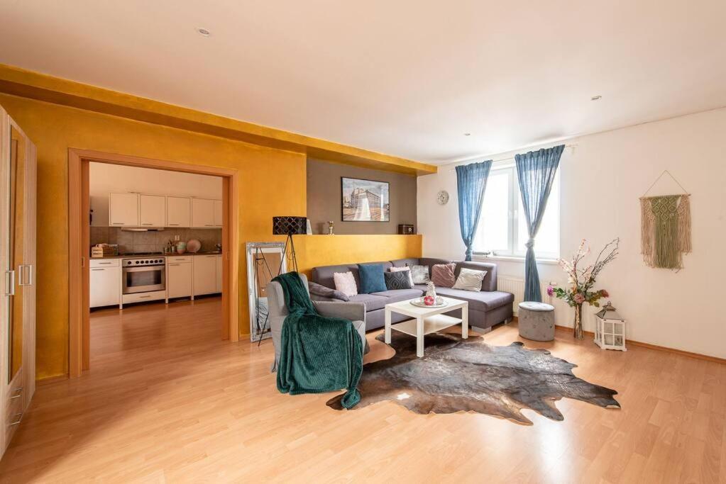 Ferienwohnung Crystal View Pressburg Exterior foto